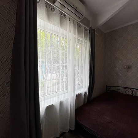 French Apartment In Odessa 外观 照片